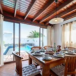 Utopia, 4 Bedroom Villa For Families With Heated Pool Close To Old Town