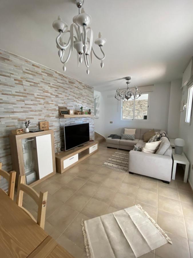 Laura 31 Playa Blanca (adults Only) *