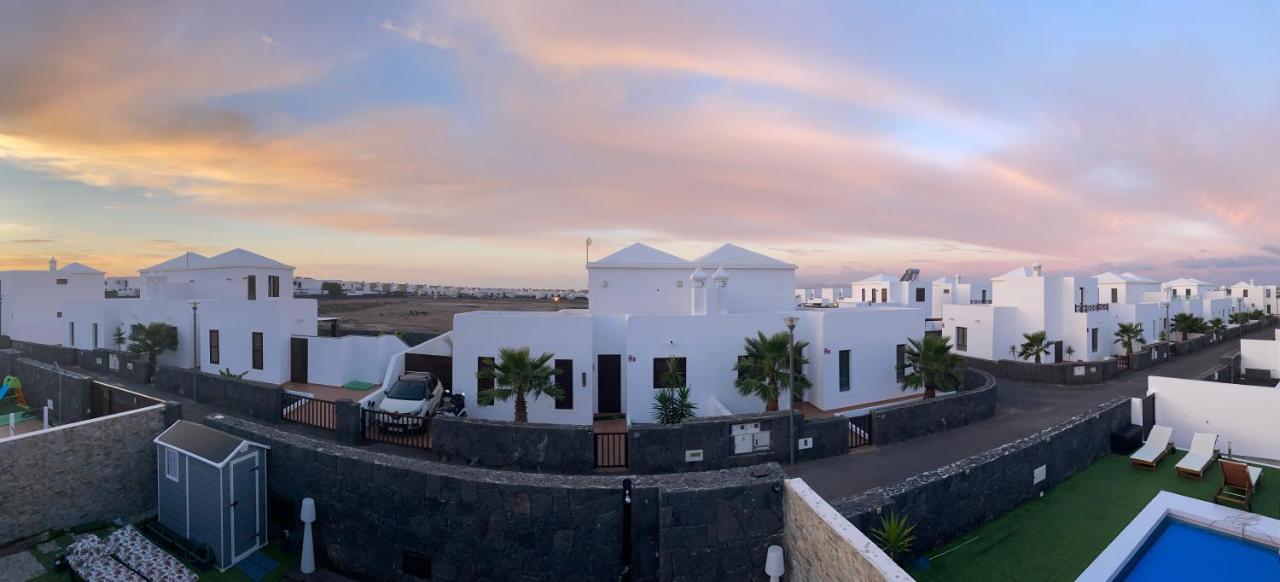 Laura 31 Playa Blanca (adults Only) Homestay *