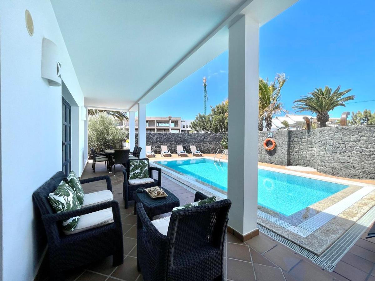 Villa A With Private Pool, Beachfront, Ac, Wifi, Bbq In Playa Blanca Playa Blanca (Lanzarote)