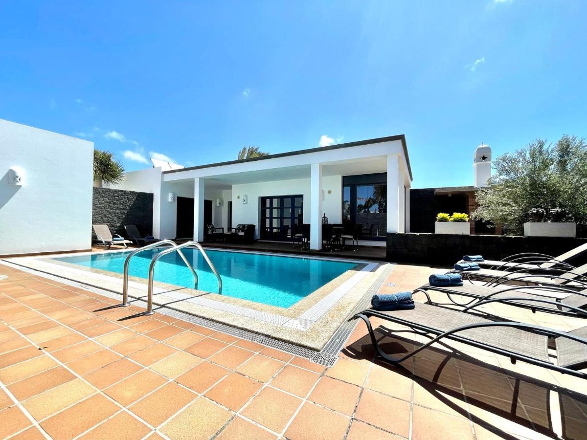 Villa A With Private Pool, Beachfront, Ac, Wifi, Bbq In Playa Blanca *