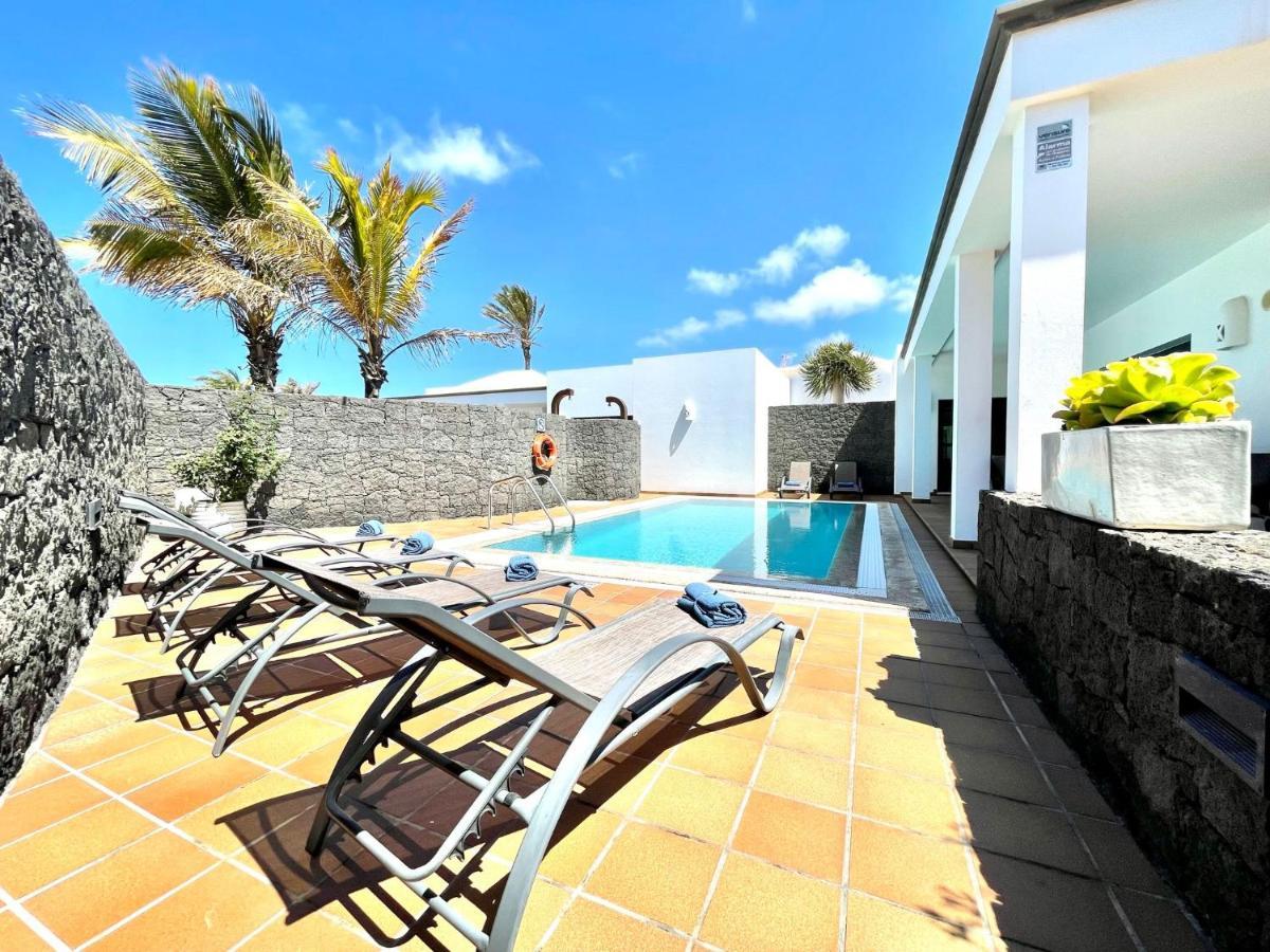 Villa A With Private Pool, Beachfront, Ac, Wifi, Bbq In Playa Blanca *