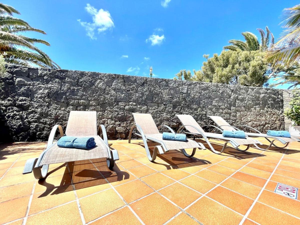 A With Private Pool, Beachfront, Ac, Wifi, Bbq In Playa Blanca Playa Blanca (Lanzarote)