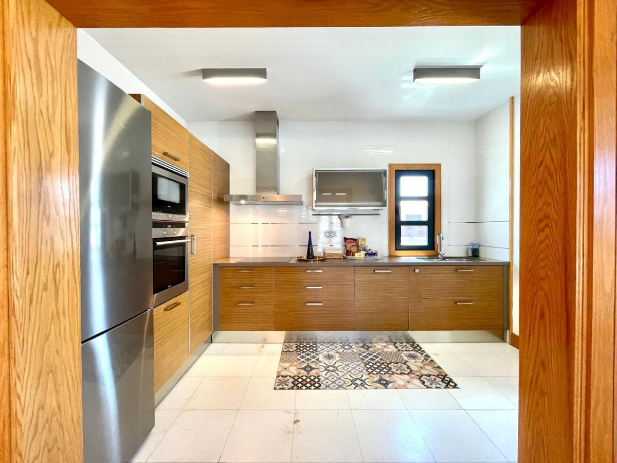 A With Private Pool, Beachfront, Ac, Wifi, Bbq In Playa Blanca *