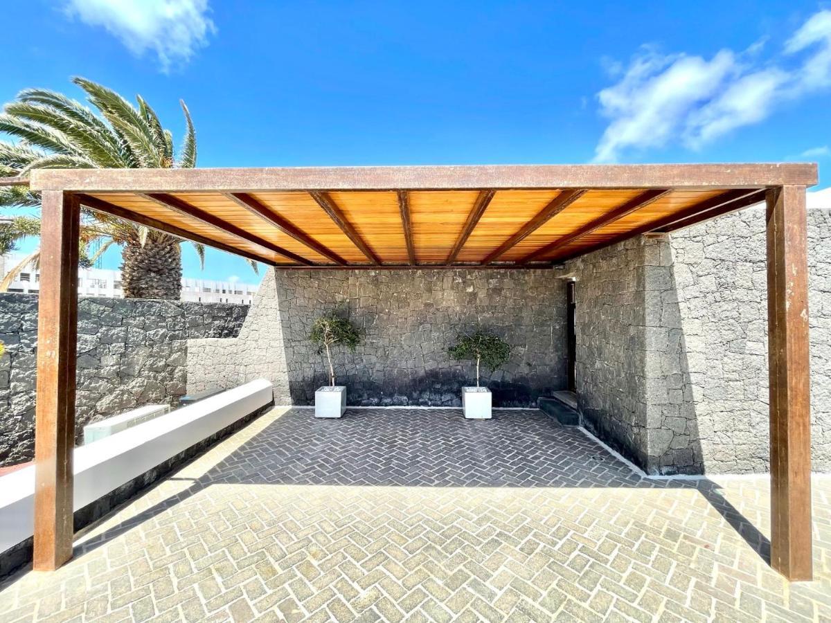 A With Private Pool, Beachfront, Ac, Wifi, Bbq In Playa Blanca Villa Playa Blanca (Lanzarote)