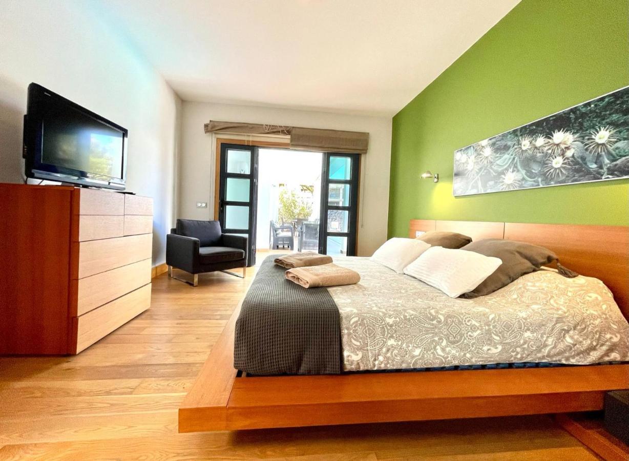 A With Private Pool, Beachfront, Ac, Wifi, Bbq In Playa Blanca * Playa Blanca (Lanzarote)