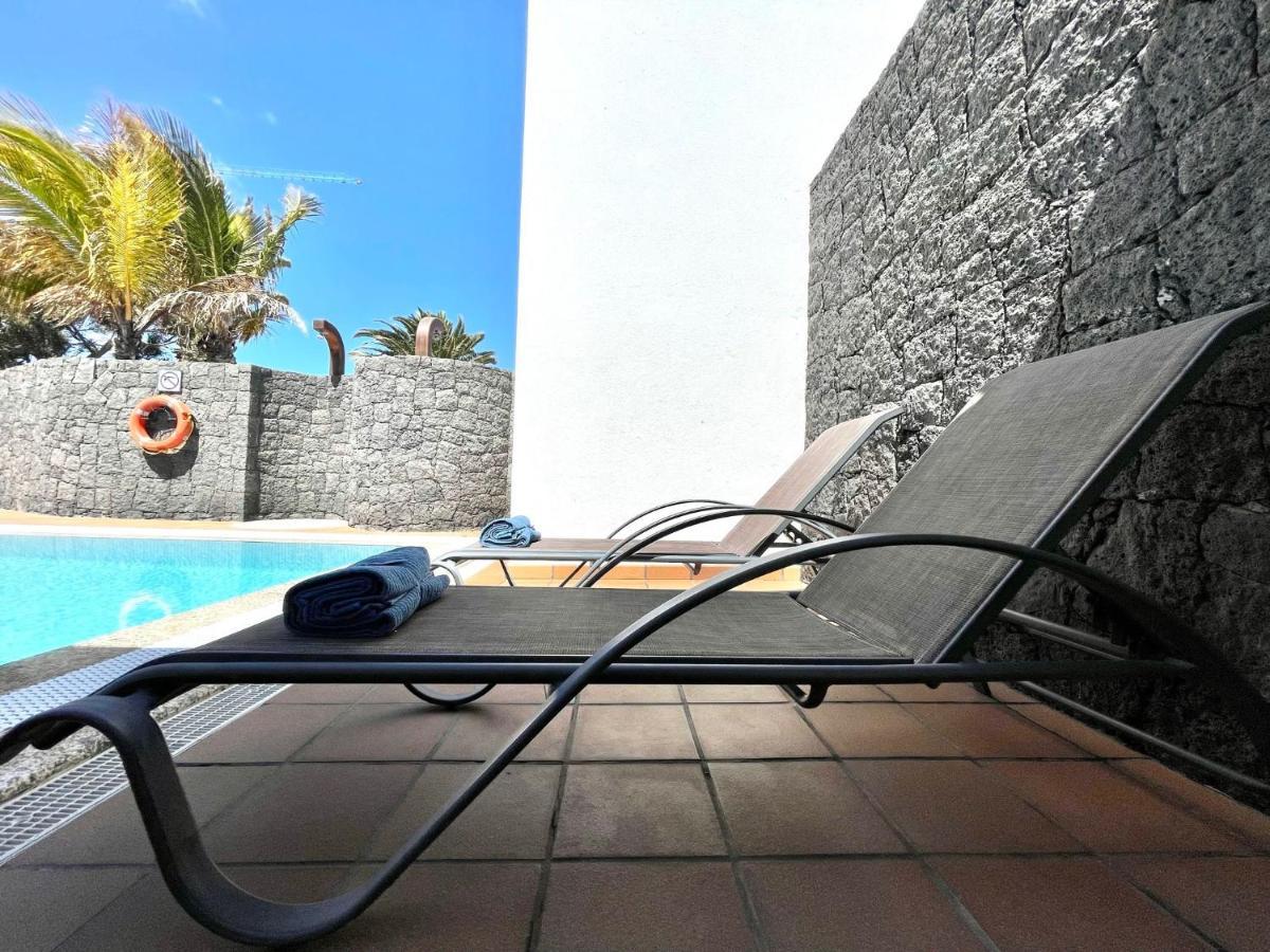Villa A With Private Pool, Beachfront, Ac, Wifi, Bbq In Playa Blanca Playa Blanca (Lanzarote)