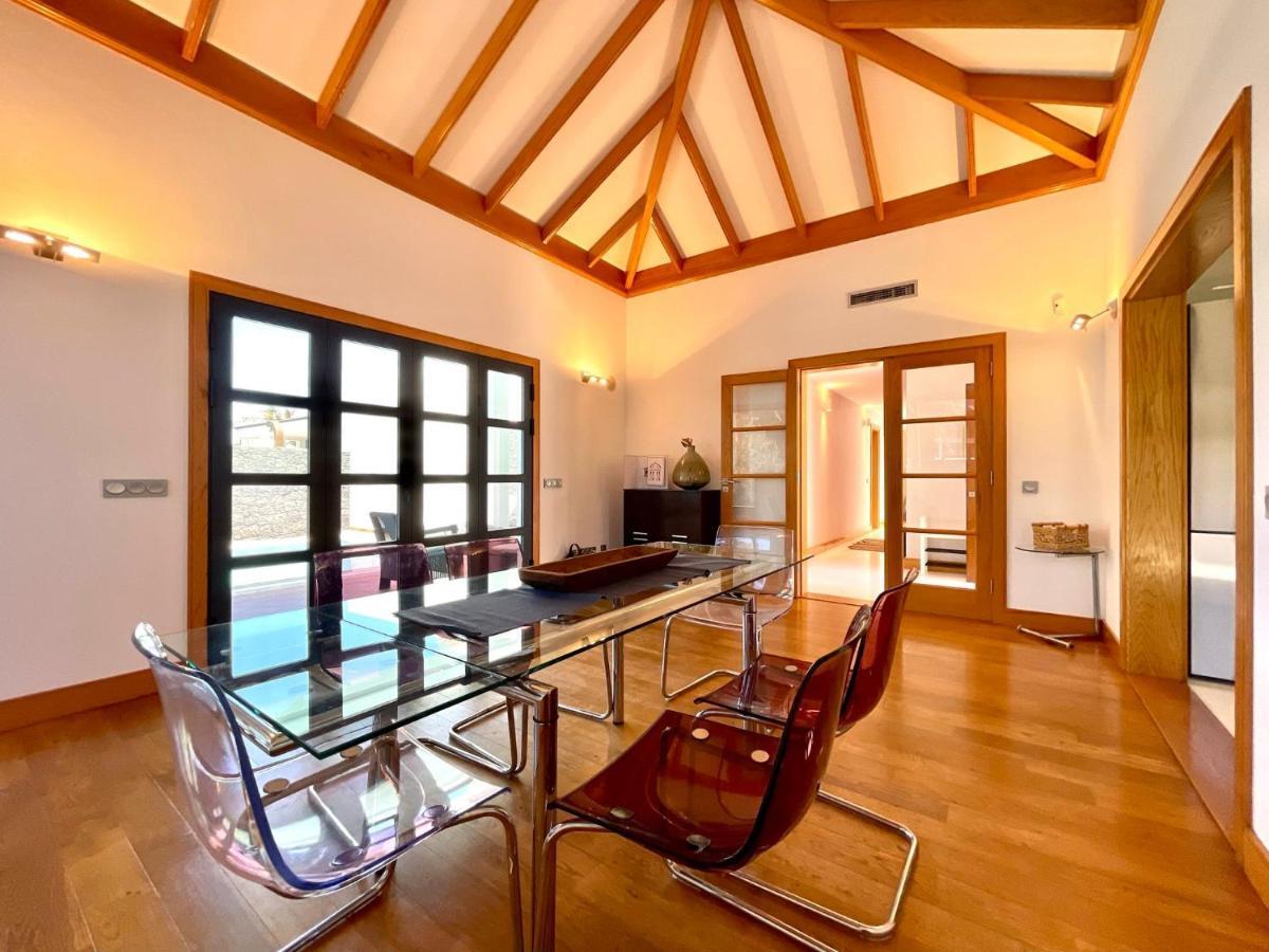 Villa A With Private Pool, Beachfront, Ac, Wifi, Bbq In Playa Blanca