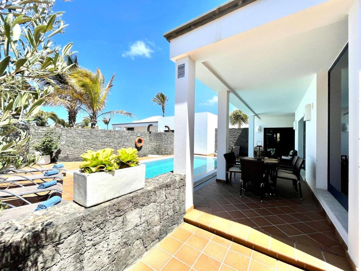A With Private Pool, Beachfront, Ac, Wifi, Bbq In Playa Blanca Villa Playa Blanca (Lanzarote)