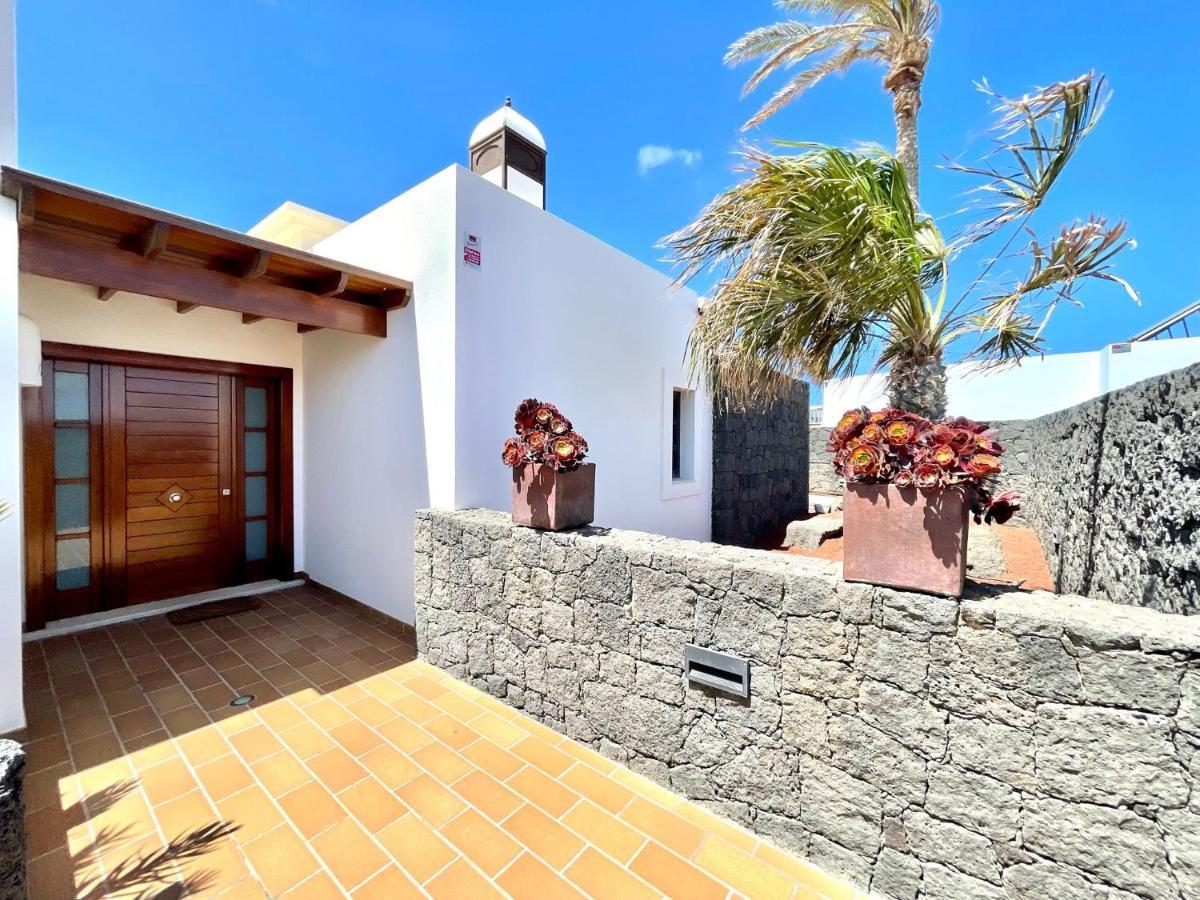 Villa A With Private Pool, Beachfront, Ac, Wifi, Bbq In Playa Blanca *