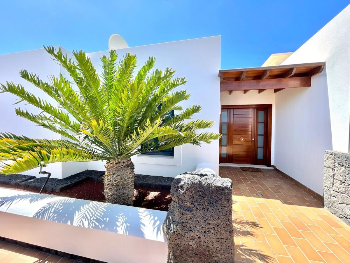 Villa A With Private Pool, Beachfront, Ac, Wifi, Bbq In Playa Blanca *