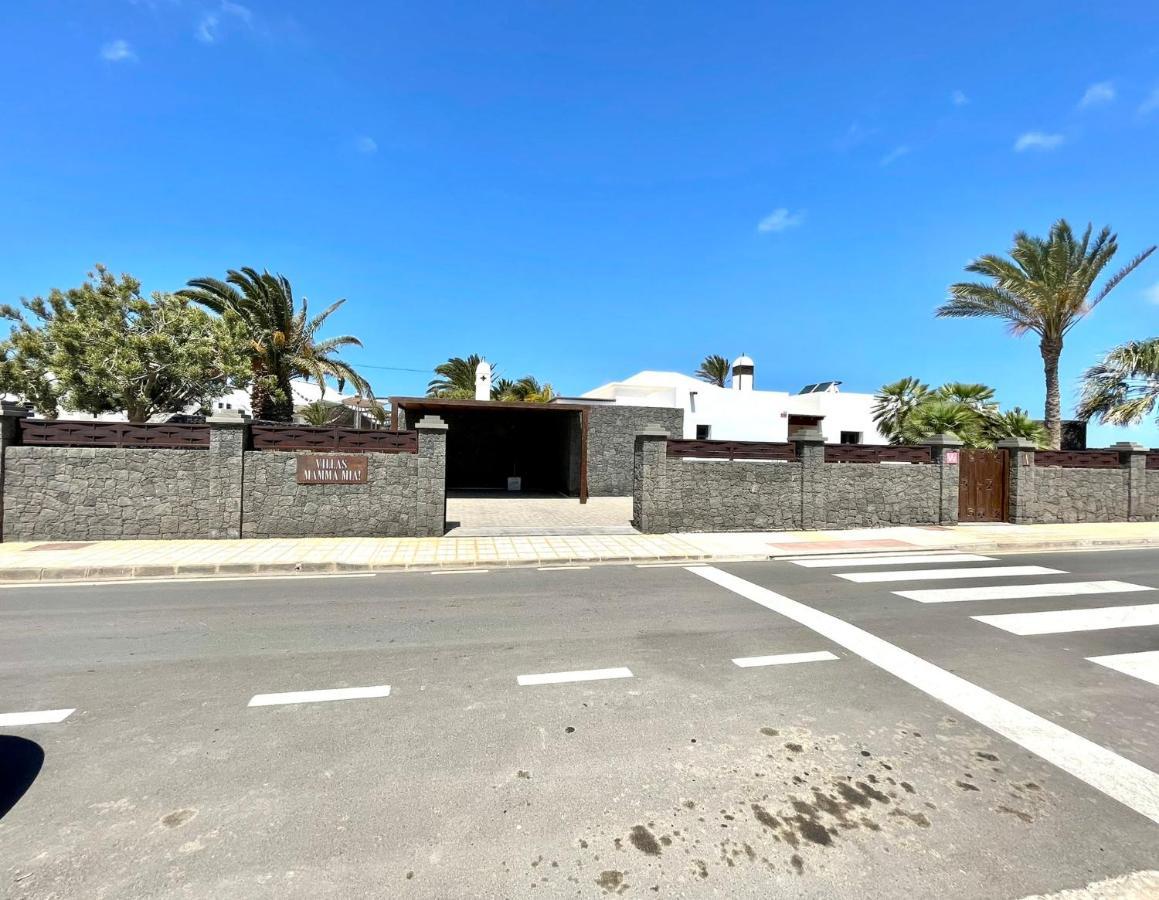 A With Private Pool, Beachfront, Ac, Wifi, Bbq In Playa Blanca Villa Playa Blanca (Lanzarote)