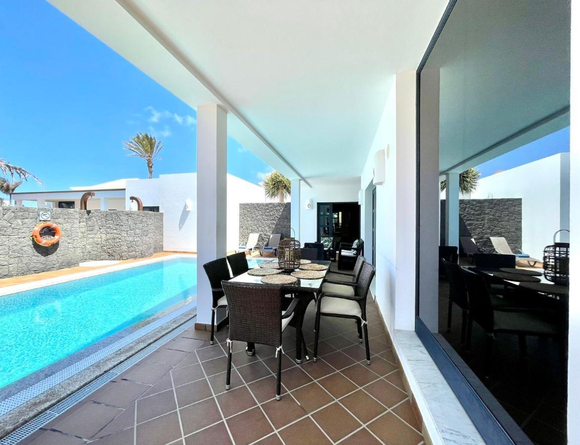 Villa A With Private Pool, Beachfront, Ac, Wifi, Bbq In Playa Blanca