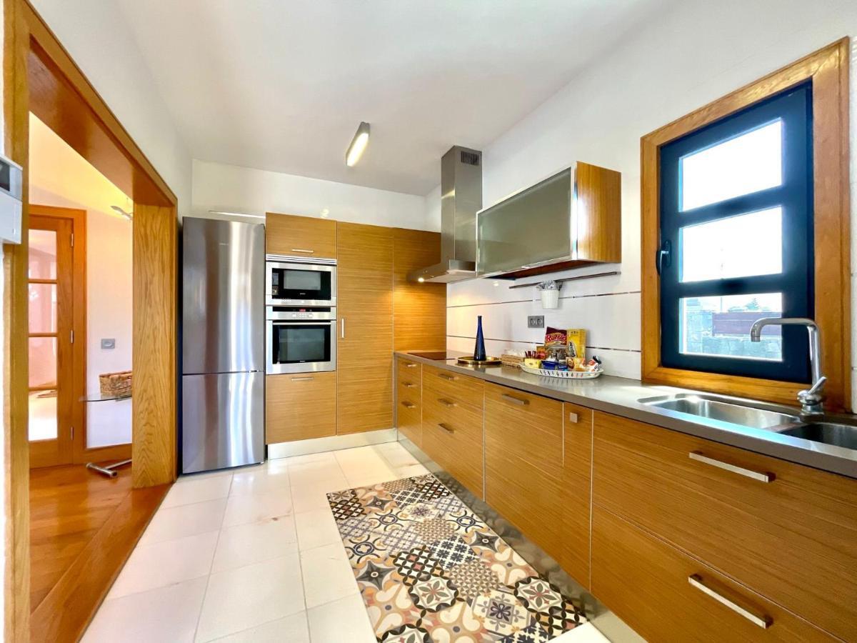 A With Private Pool, Beachfront, Ac, Wifi, Bbq In Playa Blanca *