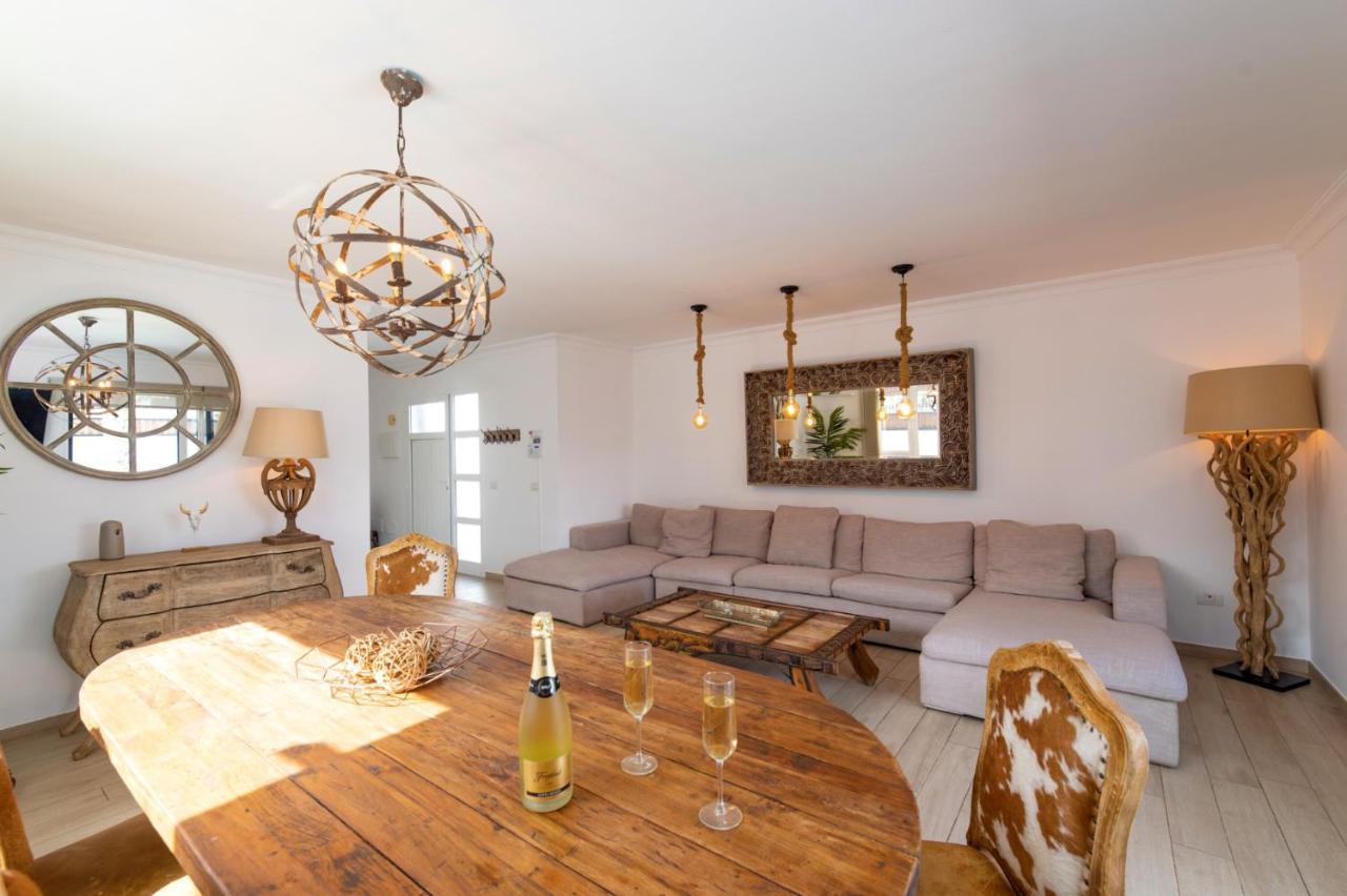 Villa Leona Carmen By