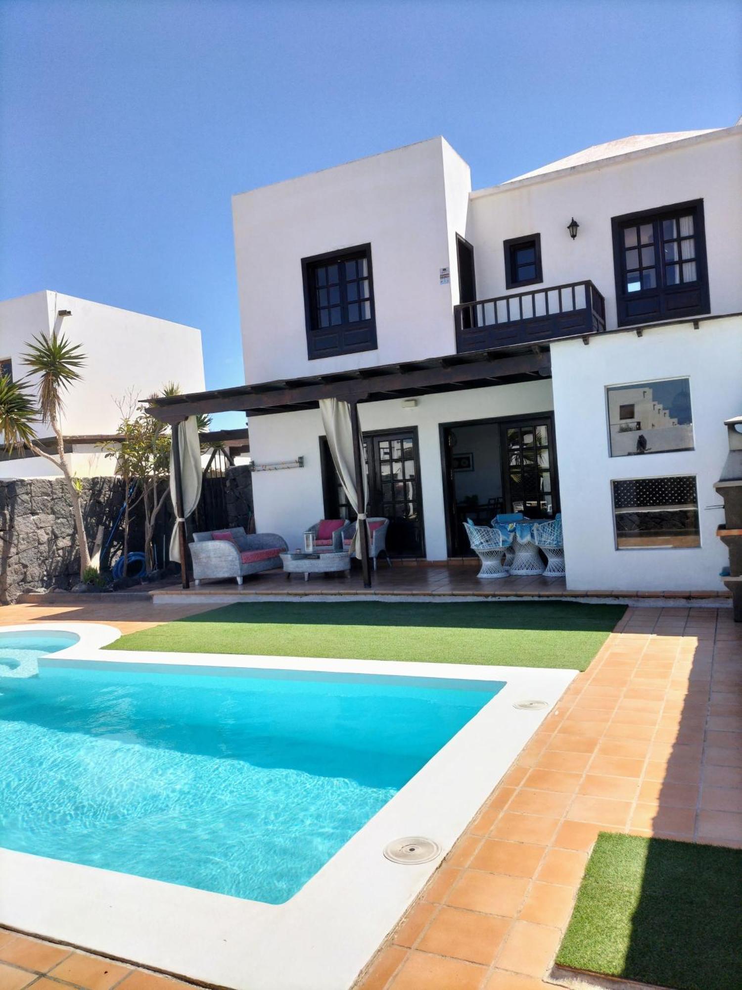 Lovely Kiluka Heated Pool