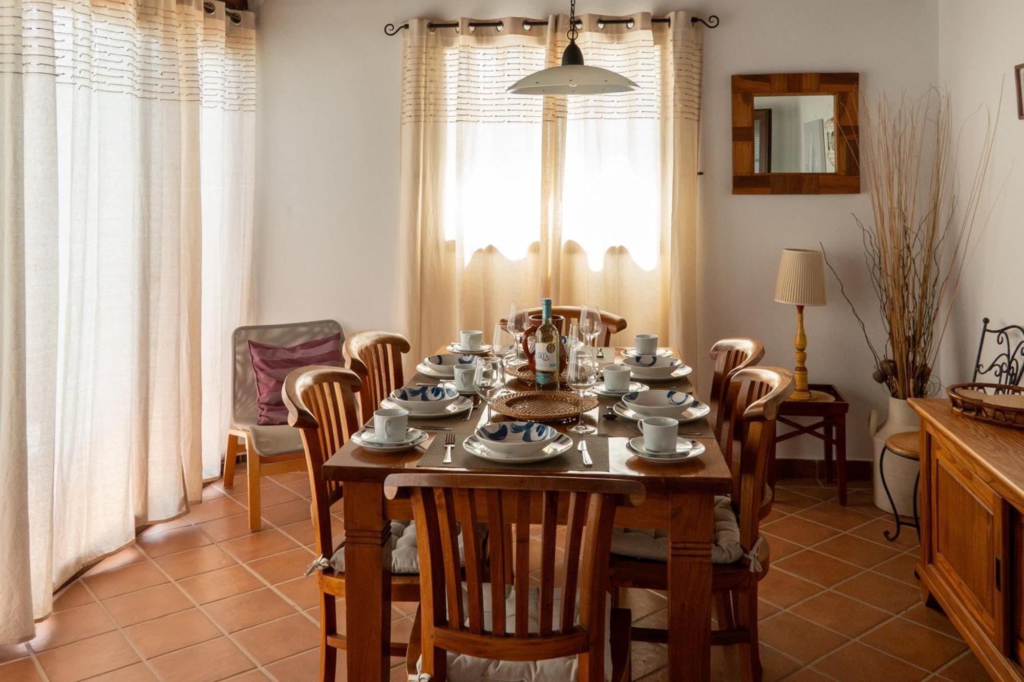 Villa Utopia, 4 Bedroom For Families With Heated Pool Close To Old Town