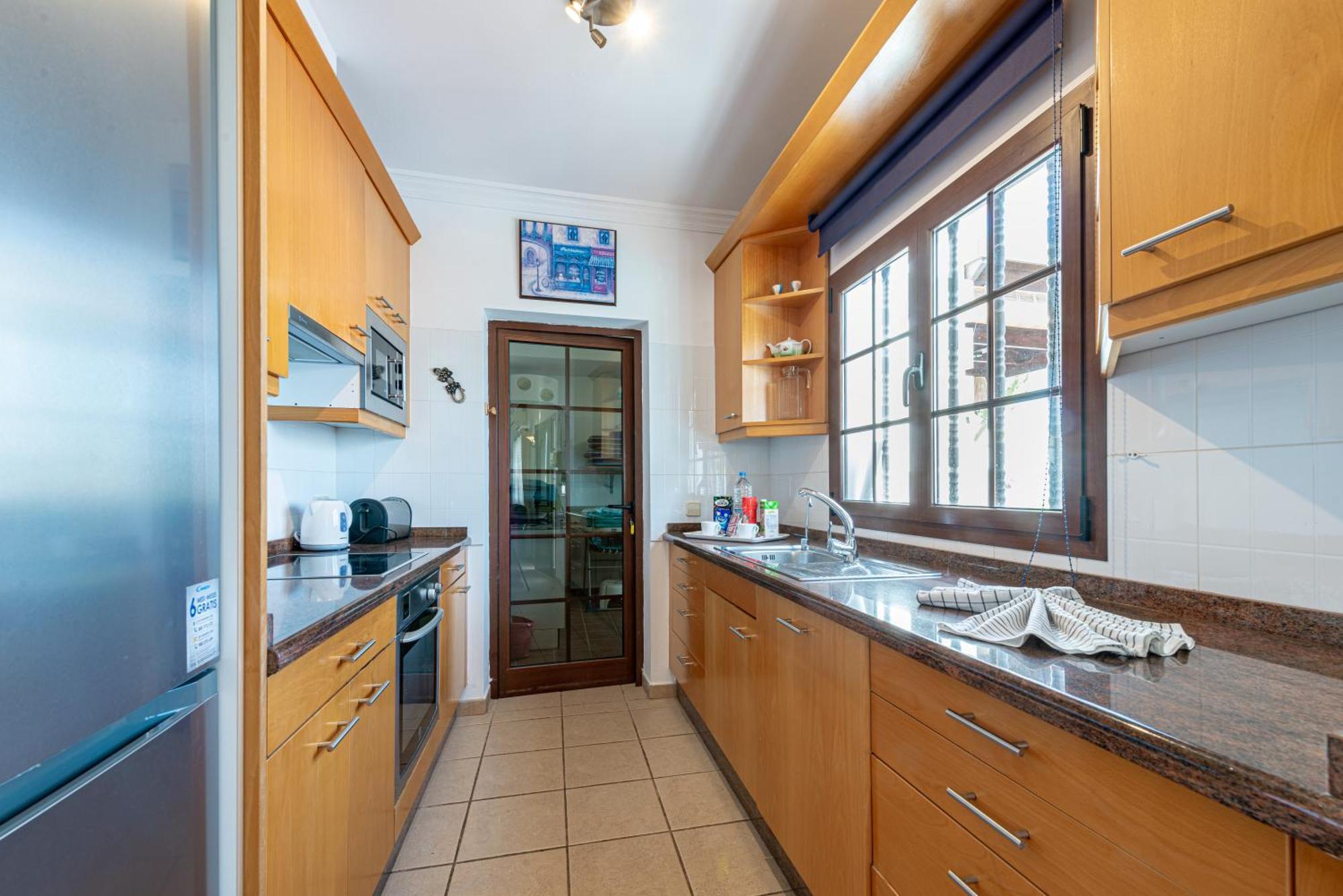 Utopia, 4 Bedroom For Families With Heated Pool Close To Old Town Villa *