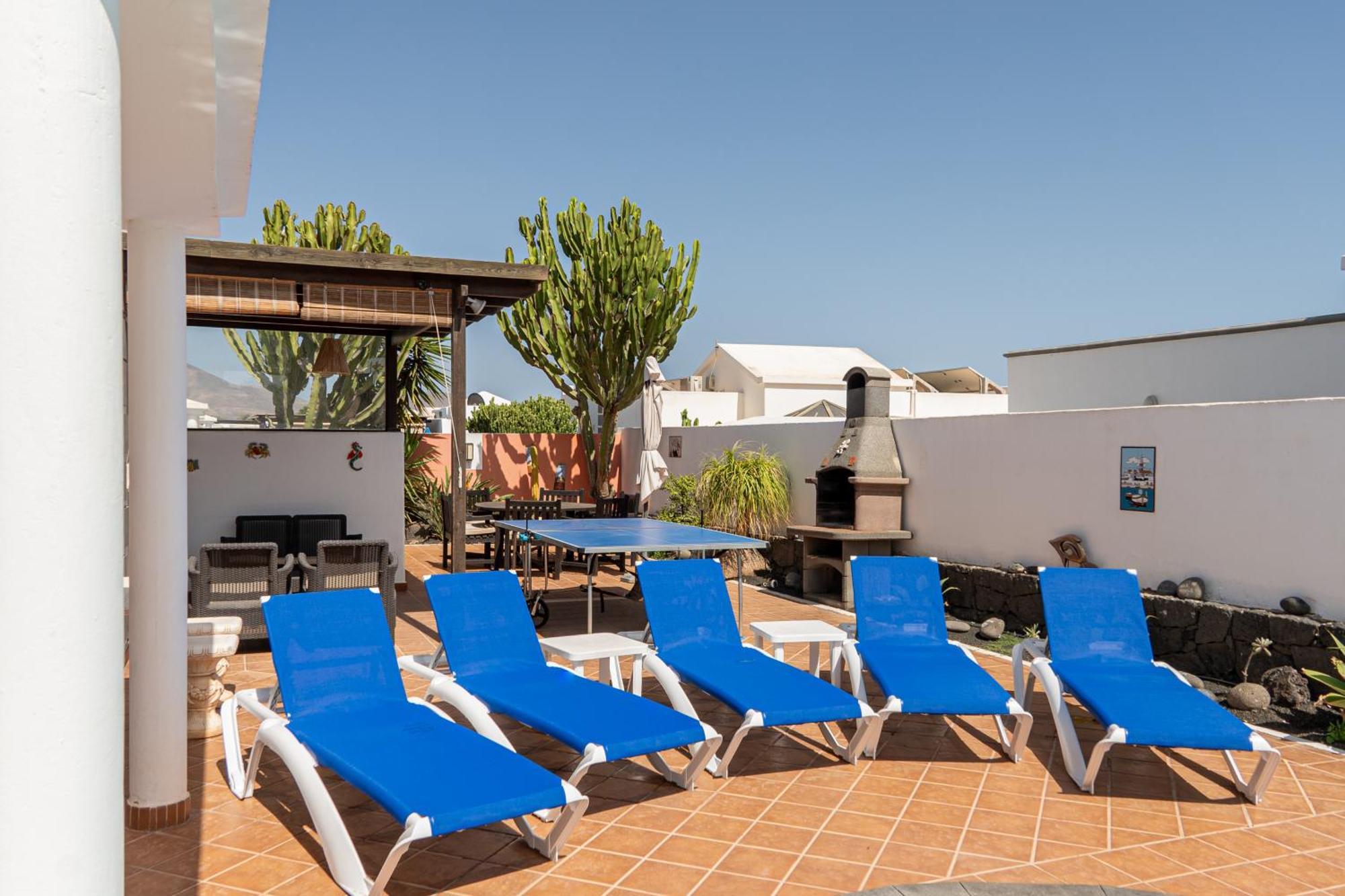 Utopia, 4 Bedroom For Families With Heated Pool Close To Old Town Villa *