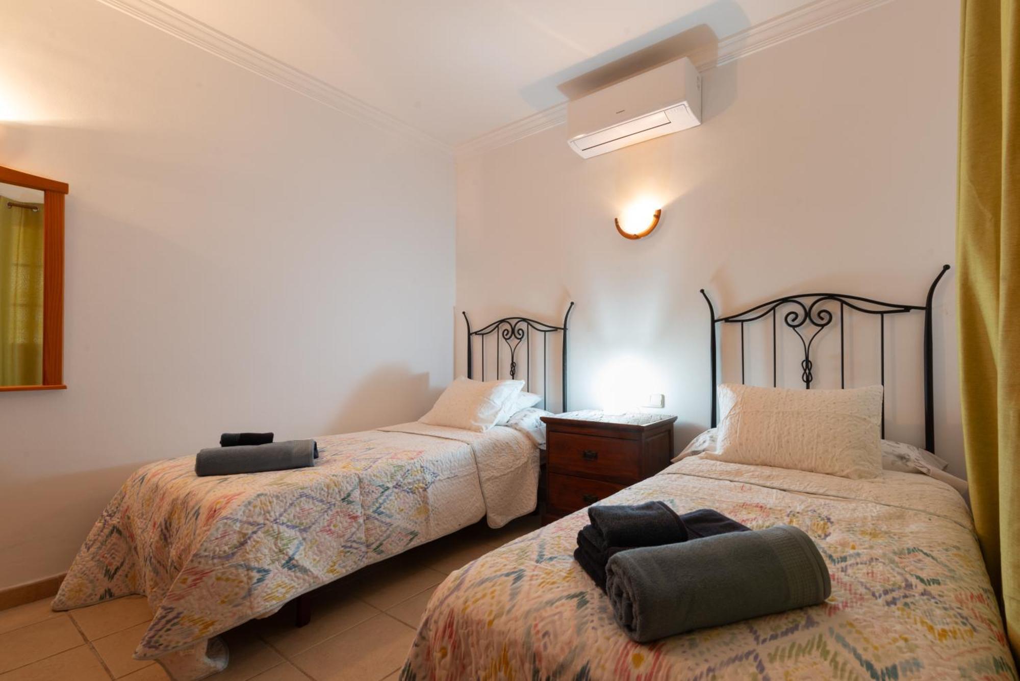 Villa Utopia, 4 Bedroom For Families With Heated Pool Close To Old Town