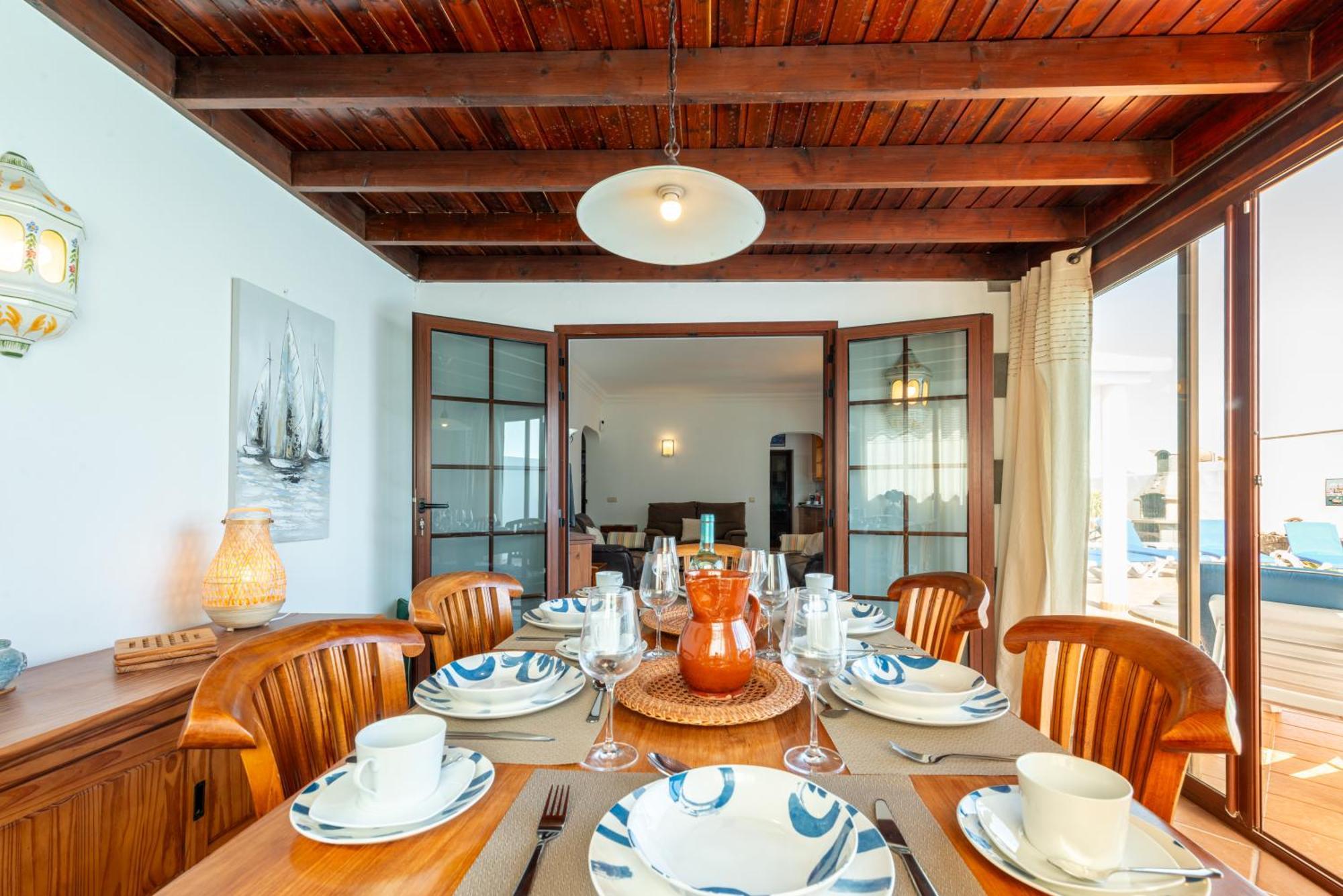 Utopia, 4 Bedroom For Families With Heated Pool Close To Old Town *