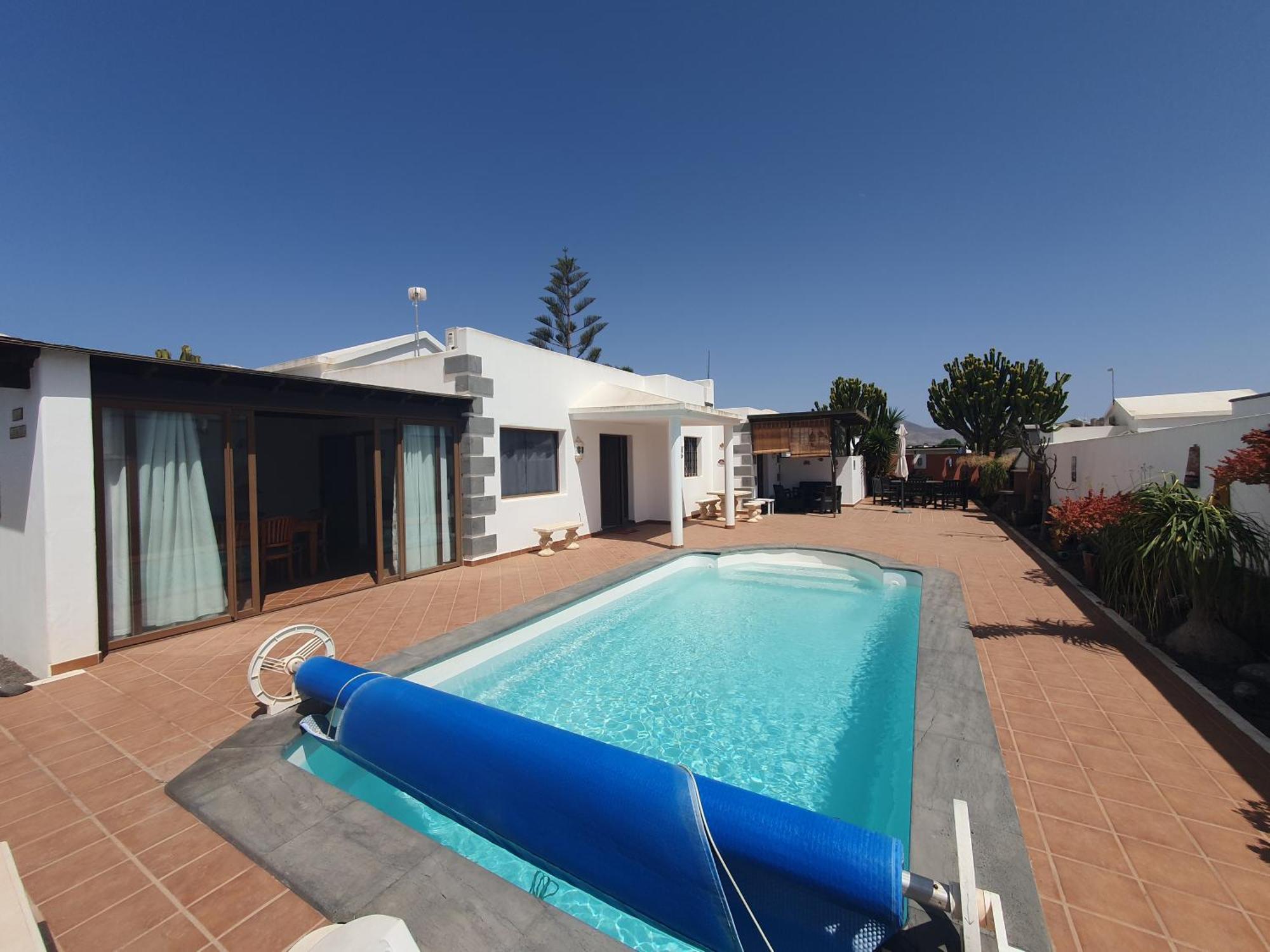 Utopia, 4 Bedroom For Families With Heated Pool Close To Old Town *