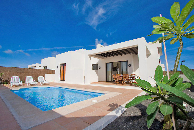 Ereza Buganvillas *