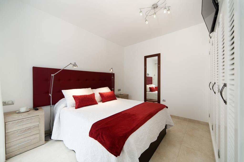 Old Town Apartment *