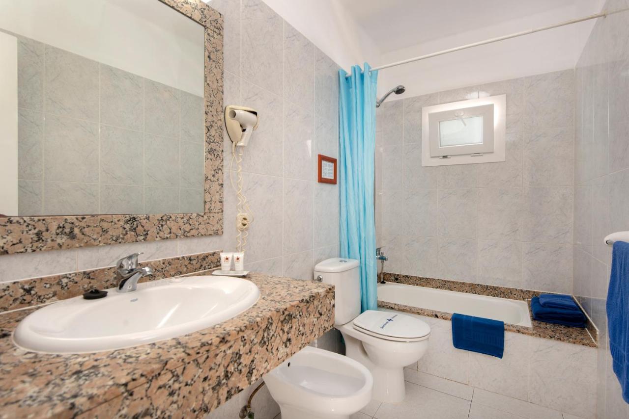Apartahotel Rocas Blancas 2*