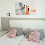 Apartment Cucharas Beach - Pool - Beach 2 Min - Free Ac & Wifi
