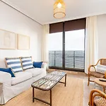 Fee4Me: First Line Luxury Apartment