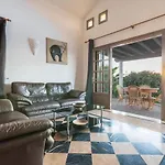 Villa independiente con piscina privada
