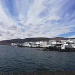 Respira el mar desde tu terraza y siéntete en paz.