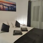 Apartment Namaste- Amazing Sea View & Infinity Pool - Good Wifi - Smart Tv-Residence Senator
