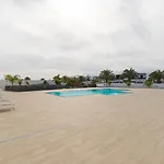 Moderno Apartamento con piscina en Costa Teguise