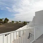 Moderno Apartamento con piscina en Costa Teguise