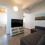 Apartamentos Anjomacar A