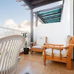 Daruma Apartments 2-Bedroom Duplex With Sea Views