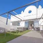 Atlantico Plaza 4A - 1 Bed - 1 Bath