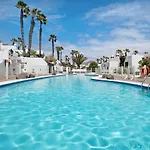 Puerto Chico W