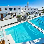 Precioso apartamento con piscina