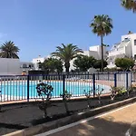 Casa Eef - One Bedroom Apartment Close To The Beach With A Communal Pool