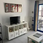 Casa Eef - One Bedroom Apartment Close To The Beach With A Communal Pool