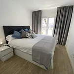 Flower Beach Deluxe