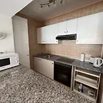 Oasis Blue - Beautiful 1 Bedroom Apartment On Private Complex With Pool