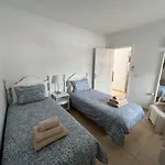 Oasis Blue - Beautiful 1 Bedroom Apartment On Private Complex With Pool