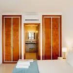 Stylish 6 Bedroom Villa Princesa - Hot Tub - Heated Pool - Near Beach & Waterparks