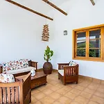 Eslanzarote Testeyna House, Heated Pool, Super Wifi, Sat Tv, View To The Volcanoes