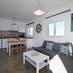 Fischer Home Roque Del Este