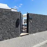 Cosy Lanzarote Villa 3 Bedrooms Heated Pool Villa Honey Puerto Del Carmen